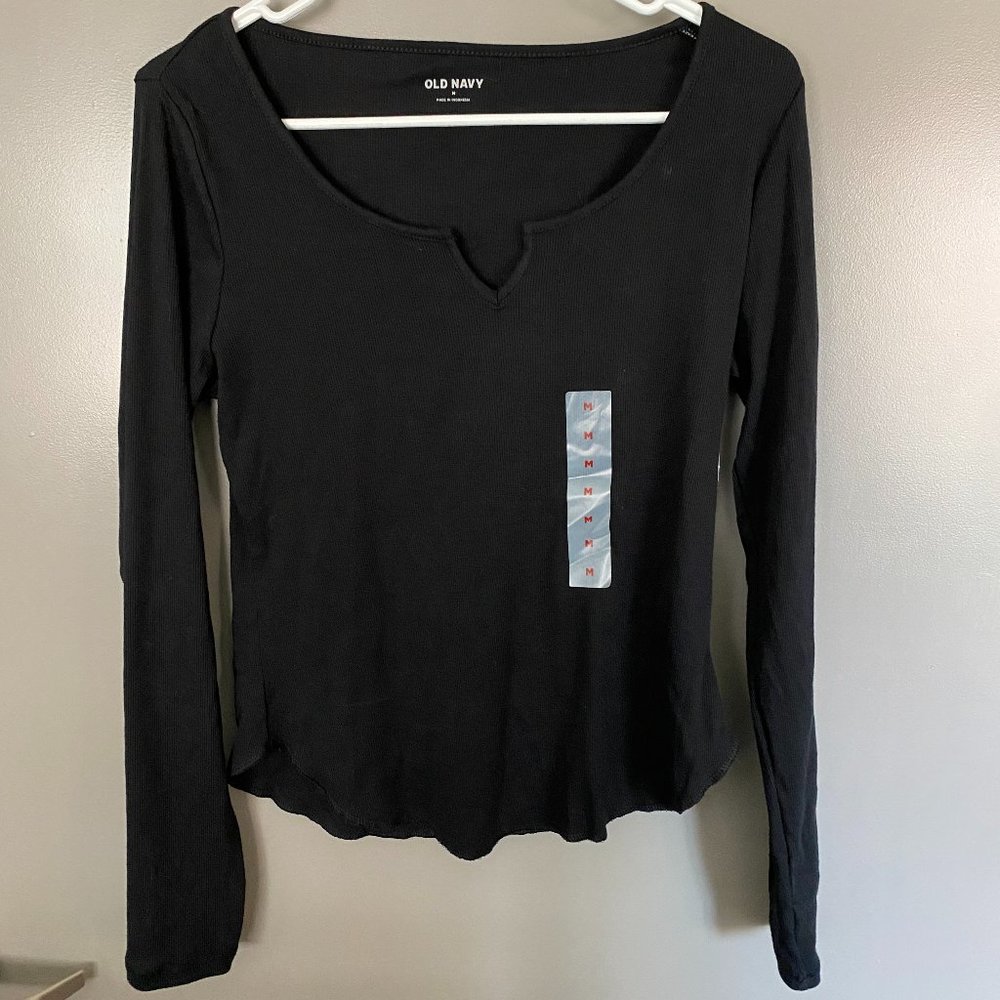 NWT- Women's Old Navy Black long sleeve t-shirt M